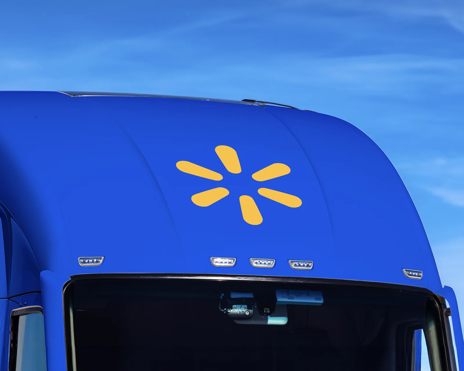 12 WMT_Symbol_Tractor_Still_1600px